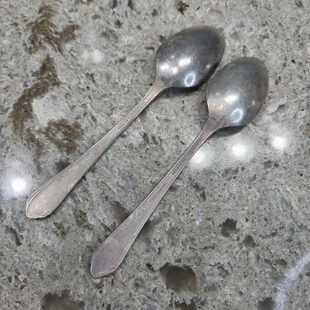 Wm. A. Rogers‎ A1 Plus Oneida Ltd June 1937 Silverplate Teaspoons Set of 2 6